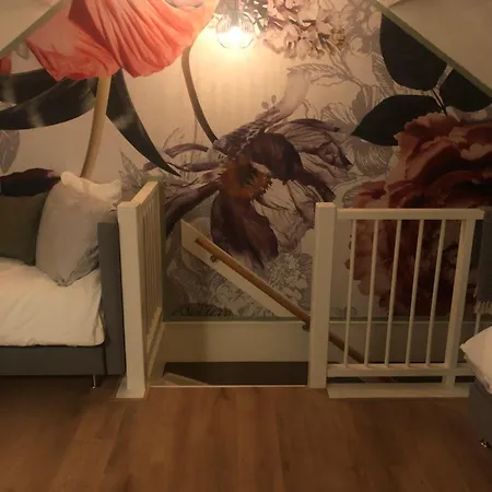 Op De Bongerd, De Tiny House Beleving! Bed and Breakfast Winssen